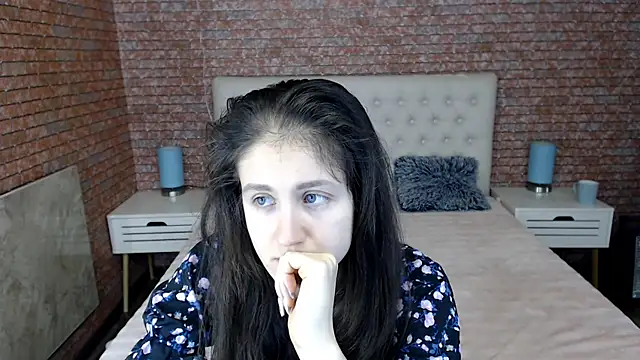 Holliy Cooper online show from January 2025 09:36:02 AM