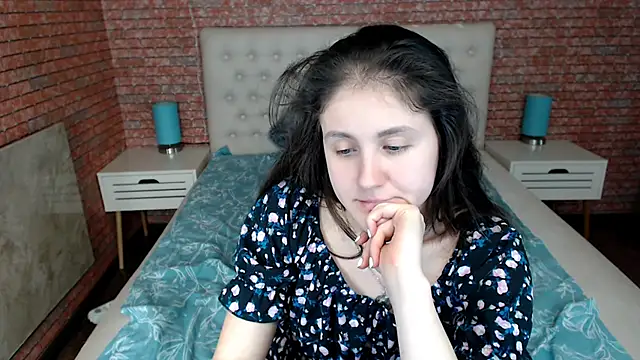 Holliy Cooper online show from March 2025 11:54:02 PM