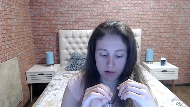 Holliy Cooper online show from September 2025 08:14:02 AM