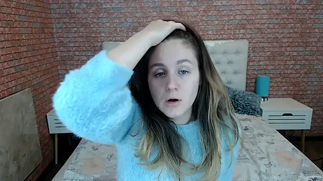 Holliy Cooper online show from October 2025 06:35:02 AM