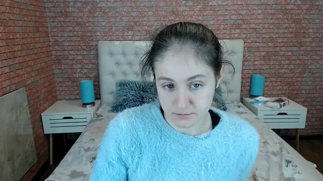 Holliy Cooper online show from October 2025 09:00:01 AM