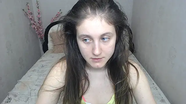 Holliy Cooper online show from May 2026 07:58:02 AM