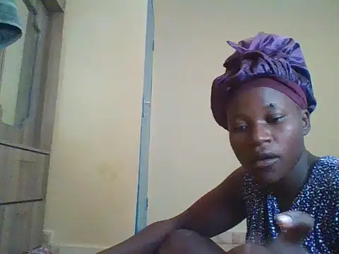 Snapshot of prettychic5 chatting on November 2025 08:06:01 AM prettychic5 online show from November 2025 08:06:01 AM