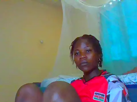 Snapshot of prettychic5 chatting on May 2026 07:03:02 AM prettychic5 online show from May 2026 07:03:02 AM