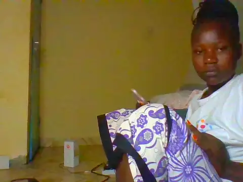 Snapshot of prettychic5 chatting on May 2026 04:12:01 PM prettychic5 online show from May 2026 04:12:01 PM