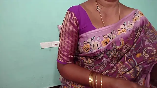 Snapshot of shrutitelugu69 chatting on January 2026 01:04:01 PM shrutitelugu69 online show from January 2026 01:04:01 PM