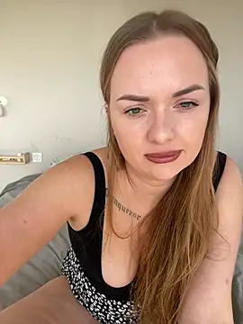 Snapshot of ElenaRebelle chatting on January 2025 09:06:01 AM ElenaRebelle online show from January 2025 09:06:01 AM