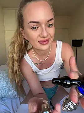 ElenaRebelle online show from May 2026 06:10:02 AM