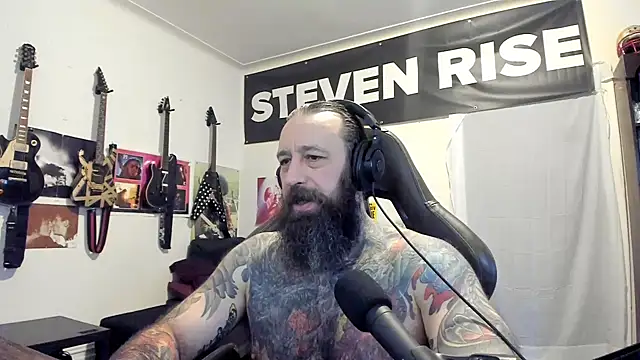 Snapshot of StevenRiseNYC chatting on November 2025 05:45:02 PM StevenRiseNYC online show from November 2025 05:45:02 PM