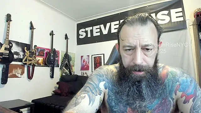 Snapshot of StevenRiseNYC chatting on November 2025 02:26:01 PM StevenRiseNYC online show from November 2025 02:26:01 PM