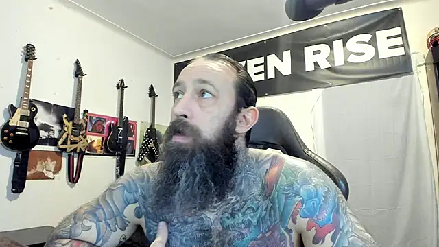 Snapshot of StevenRiseNYC chatting on November 2025 02:10:01 AM StevenRiseNYC online show from November 2025 02:10:01 AM