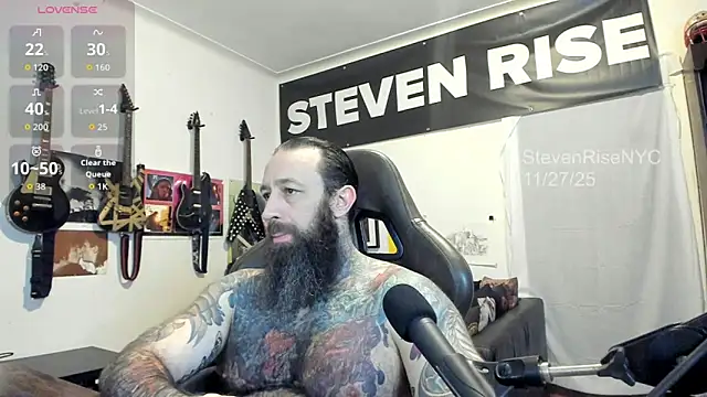 Snapshot of StevenRiseNYC chatting on November 2025 03:53:02 AM StevenRiseNYC online show from November 2025 03:53:02 AM