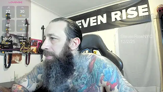 Snapshot of StevenRiseNYC chatting on December 2025 01:57:02 AM StevenRiseNYC online show from December 2025 01:57:02 AM