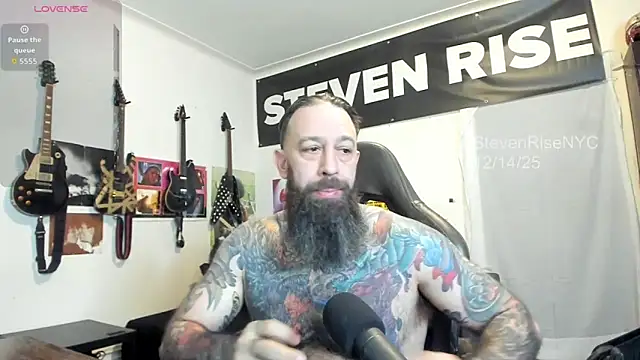 Snapshot of StevenRiseNYC chatting on December 2025 04:12:02 PM StevenRiseNYC online show from December 2025 04:12:02 PM