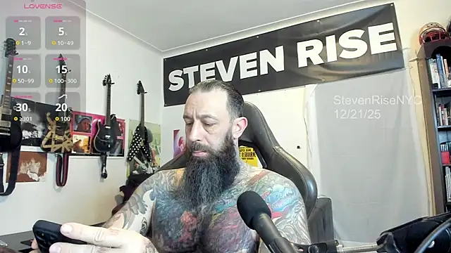 Snapshot of StevenRiseNYC chatting on December 2025 02:35:01 PM StevenRiseNYC online show from December 2025 02:35:01 PM