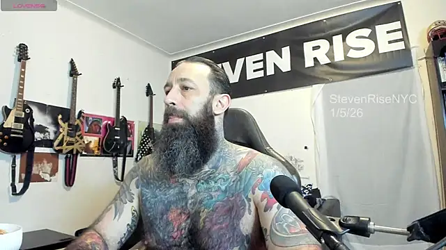 Snapshot of StevenRiseNYC chatting on January 2026 12:36:02 AM StevenRiseNYC online show from January 2026 12:36:02 AM