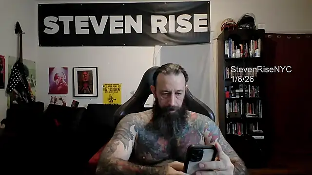 Snapshot of StevenRiseNYC chatting on January 2026 09:17:02 PM StevenRiseNYC online show from January 2026 09:17:02 PM