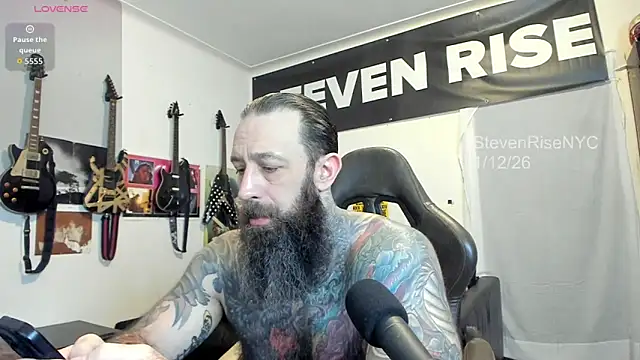 Snapshot of StevenRiseNYC chatting on January 2026 04:07:02 AM StevenRiseNYC online show from January 2026 04:07:02 AM