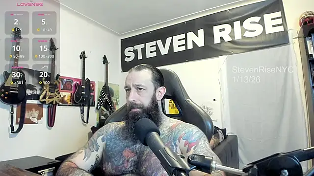 Snapshot of StevenRiseNYC chatting on January 2026 11:43:02 PM StevenRiseNYC online show from January 2026 11:43:02 PM