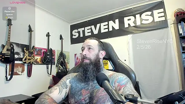 Snapshot of StevenRiseNYC chatting on February 2026 02:05:01 AM StevenRiseNYC online show from February 2026 02:05:01 AM