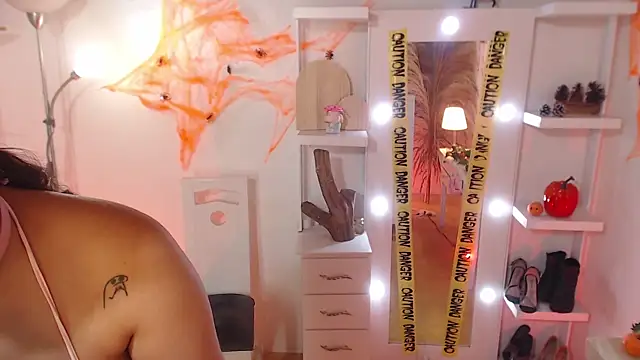  Kim  M online show from October 2025 12:34:02 PM