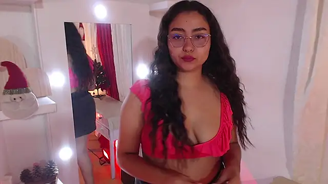 Snapshot of _Kim__M chatting on December 2025 11:18:01 AM Kim M online show from December 2025 11:18:01 AM