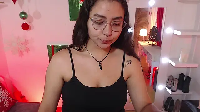 Snapshot of _Kim__M chatting on January 2026 01:03:01 PM Kim M online show from January 2026 01:03:01 PM