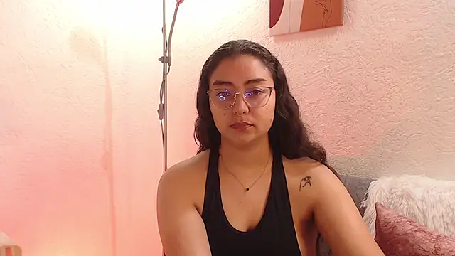 Snapshot of _Kim__M chatting on February 2026 02:48:01 PM Kim M online show from February 2026 02:48:01 PM