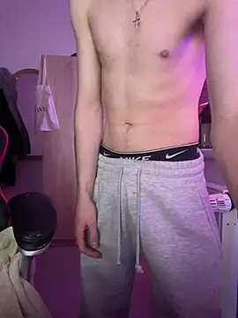 Snapshot of Using_Crew chatting on December 2024 05:00:02 PM Using Crew online show from December 2024 05:00:02 PM