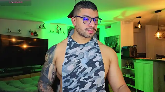 Michael Diamond online show from October 2025 01:51:02 AM