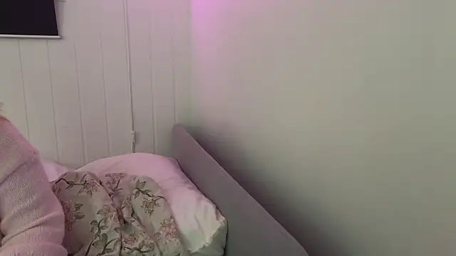 Snapshot of lilleambi chatting on January 2025 09:36:02 PM lilleambi online show from January 2025 09:36:02 PM