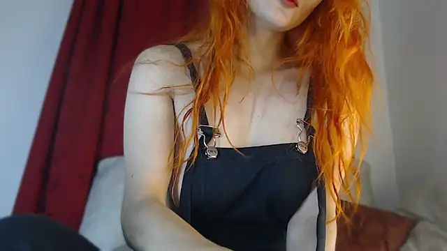 skinny Raven online show from April 2026 11:41:01 PM