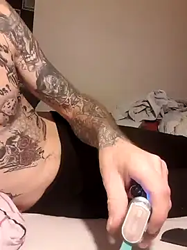 Snapshot of PIercingBoy38 chatting on February 2025 01:09:01 AM PIercingBoy38 online show from February 2025 01:09:01 AM