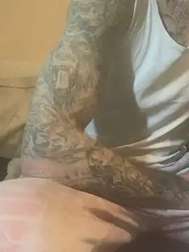 Snapshot of PIercingBoy38 chatting on February 2025 08:26:02 AM PIercingBoy38 online show from February 2025 08:26:02 AM