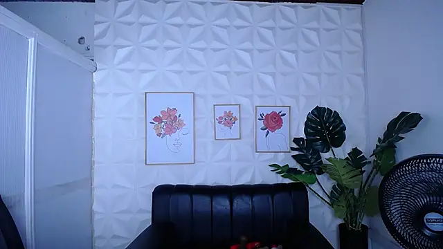 Snapshot of Valentinaa_mature chatting on September 2025 10:24:02 PM Valentinaa mature online show from September 2025 10:24:02 PM