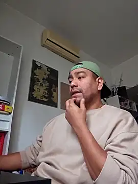 Snapshot of Motherandson chatting on March 2026 08:21:02 AM Motherandson online show from March 2026 08:21:02 AM