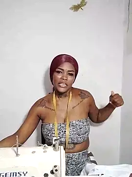 Snapshot of Alissamore3 chatting on February 2025 04:17:02 AM Alissamore3 online show from February 2025 04:17:02 AM