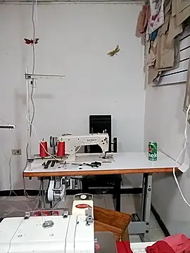 Snapshot of Alissamore3 chatting on February 2025 02:09:02 PM Alissamore3 online show from February 2025 02:09:02 PM