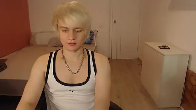 Snapshot of Oliver_sweet_ chatting on February 2026 01:24:02 AM Oliver sweet online show from February 2026 01:24:02 AM