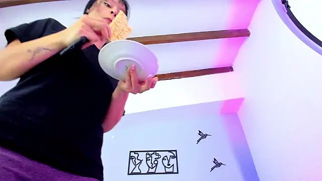 Snapshot of Laura_Torres18 chatting on January 2025 09:18:02 PM Laura Torres18 online show from January 2025 09:18:02 PM