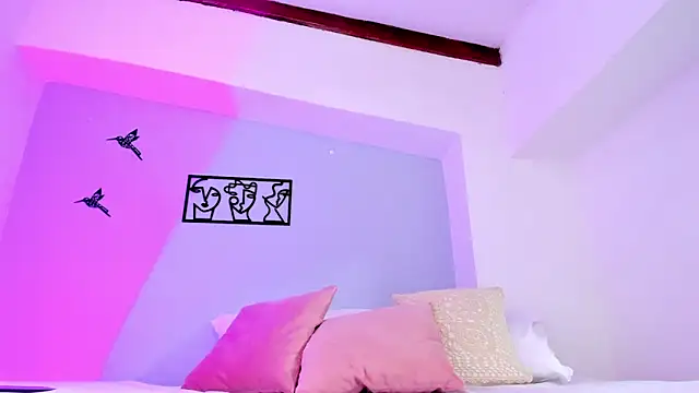 Snapshot of Laura_Torres18 chatting on February 2025 08:45:01 PM Laura Torres18 online show from February 2025 08:45:01 PM