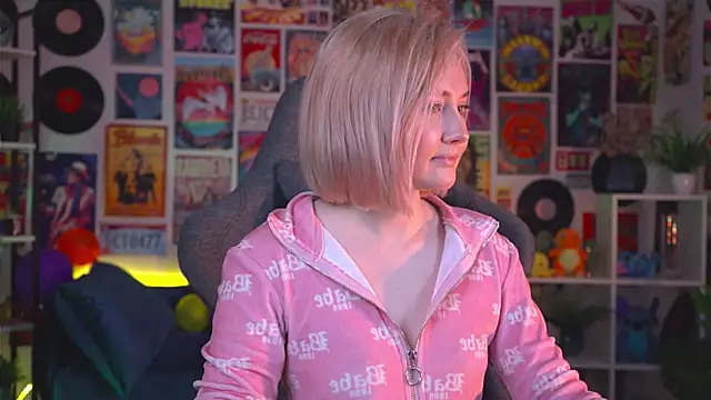 ReiYosimoto online show from December 2024 11:51:02 AM