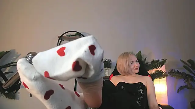 ReiYosimoto online show from December 2024 12:05:01 PM