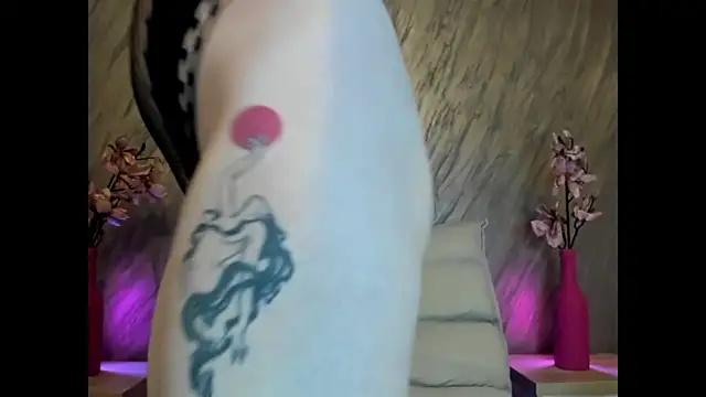 Rayanablackandwhite online show from April 2026 06:24:02 PM