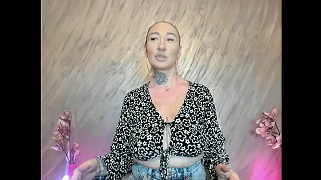 Rayanablackandwhite online show from May 2026 07:11:02 PM