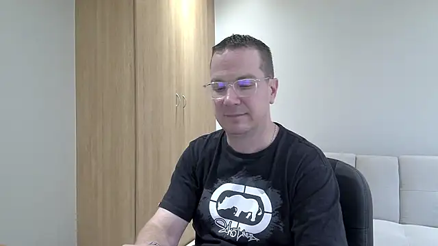 Snapshot of BrettJ81 chatting on November 2025 03:23:01 PM BrettJ81 online show from November 2025 03:23:01 PM