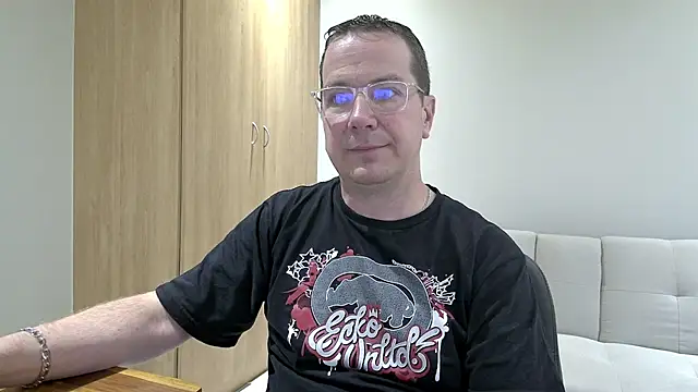 Snapshot of BrettJ81 chatting on December 2025 03:21:01 PM BrettJ81 online show from December 2025 03:21:01 PM