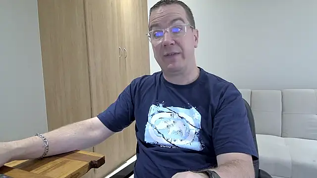 Snapshot of BrettJ81 chatting on December 2025 12:32:01 PM BrettJ81 online show from December 2025 12:32:01 PM