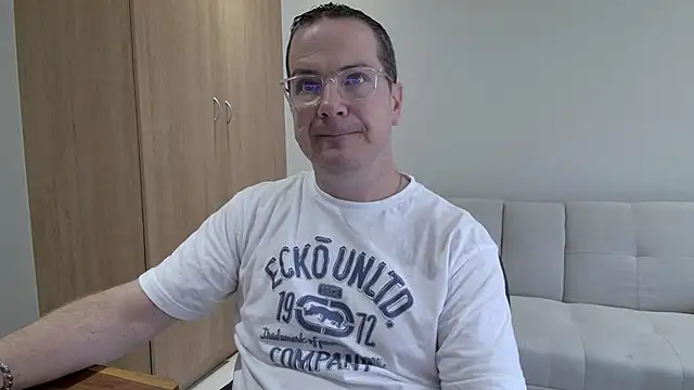 Snapshot of BrettJ81 chatting on January 2026 12:07:02 PM BrettJ81 online show from January 2026 12:07:02 PM