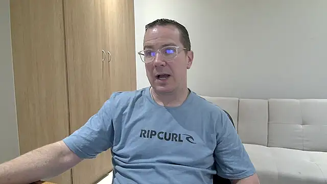 Snapshot of BrettJ81 chatting on January 2026 01:14:01 PM BrettJ81 online show from January 2026 01:14:01 PM